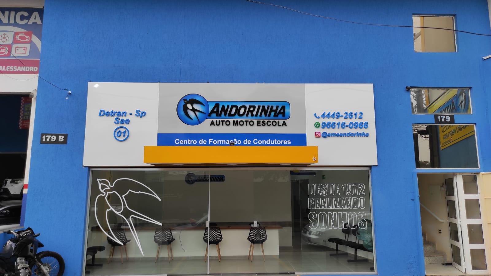 Fachada da Auto Moto Escola Andorinha na Av. Liberdade, Franco da Rocha